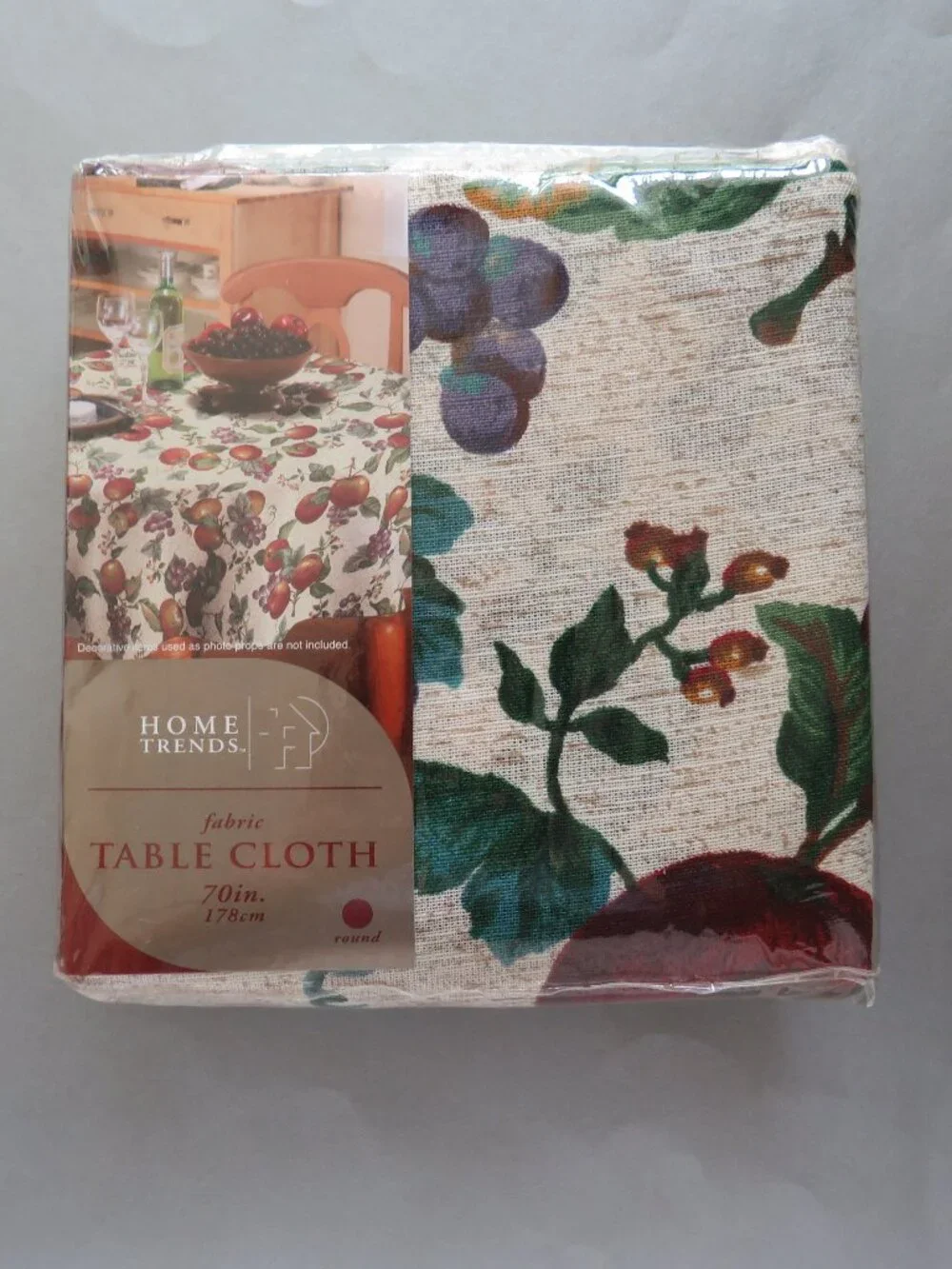 Home Trends Fabric 100% Cotton Fruit Floral Pattern Round Tablecloth 70 inc